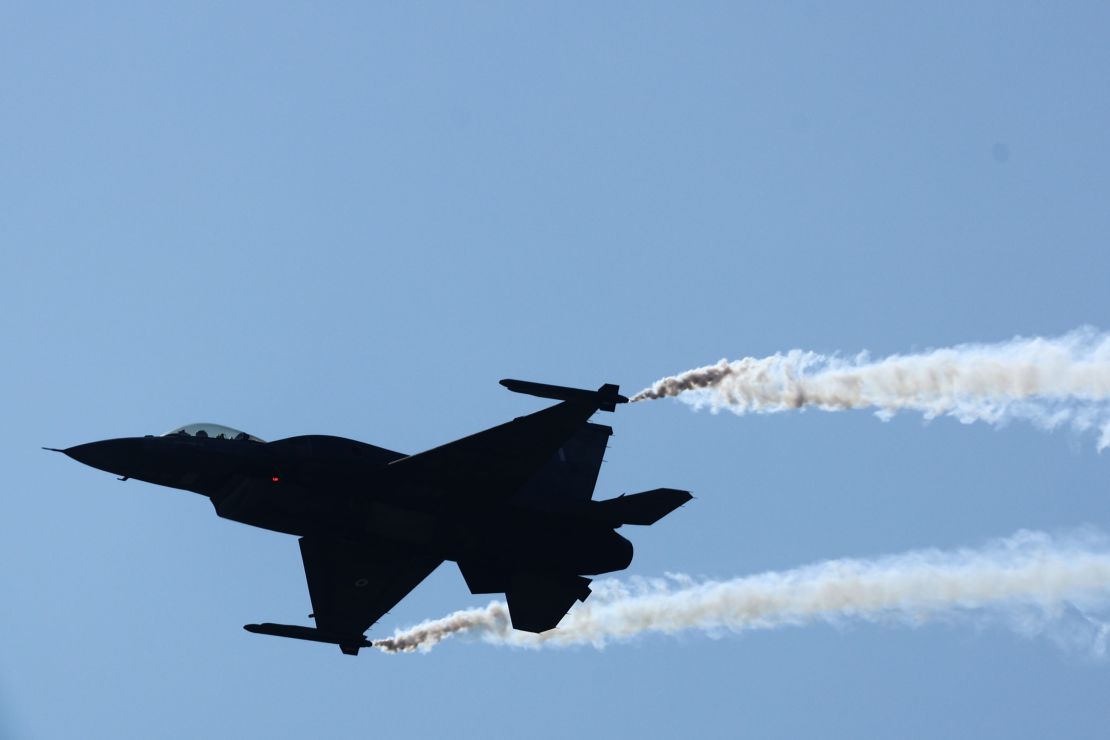 Poland’s F-16 Crisis: More Aircraft Than Pilots Threaten Military Readiness